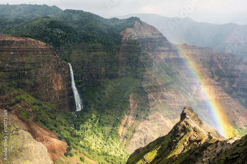 Rainbow according to the Waimea Canyon, Kauai, Hawaii-2
