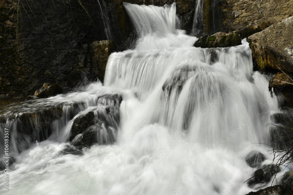 Fototapeta premium şelale suları