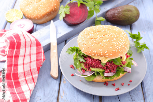 buger with quinoa beetroot steak and salad
