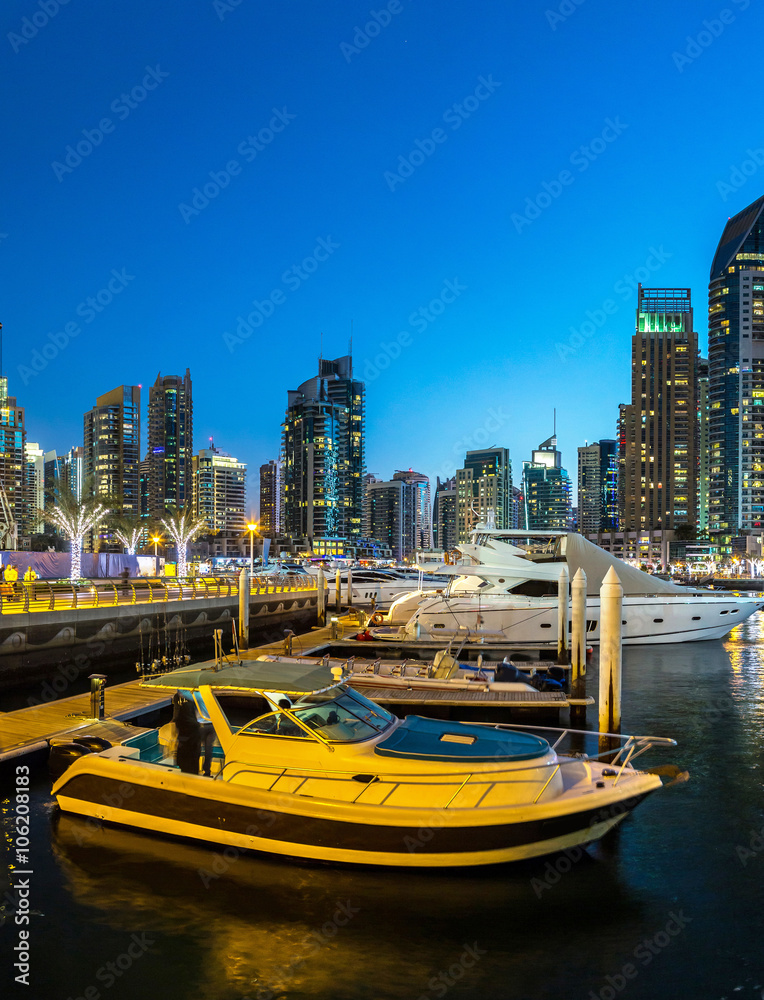 Fototapeta premium Panorama of Dubai marina