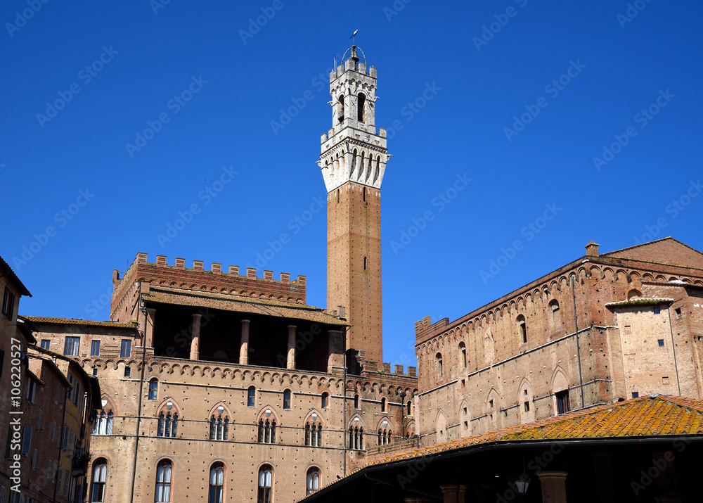 Siena, Italia, palazzo comunale con torre