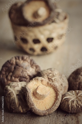 heap dried shiitake mushrooms