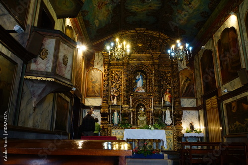 prunkvoller Altar in der Pfarrkirche