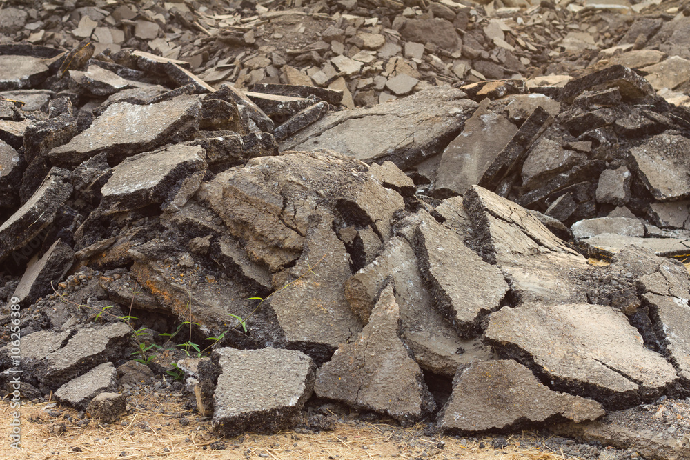 Obraz premium Asphalt rubble mound.