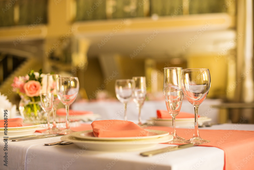 serwed table serwed table