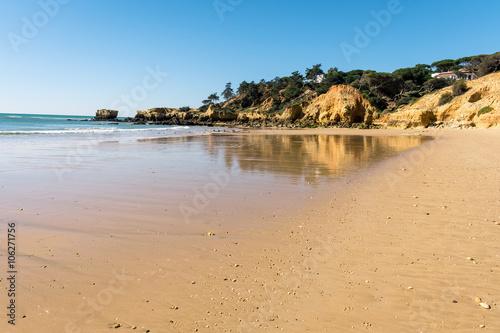 Große Strände an der Küste der Algarve