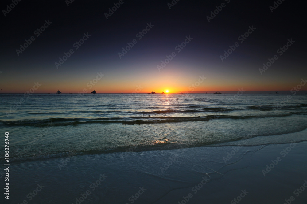 Fototapeta premium Yachts at sunset