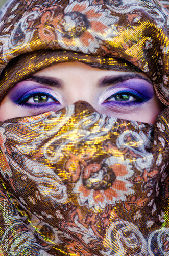 Fototapeta Naklejka Na Ścianę i Meble -  Eyes of the girl in a headscarf.