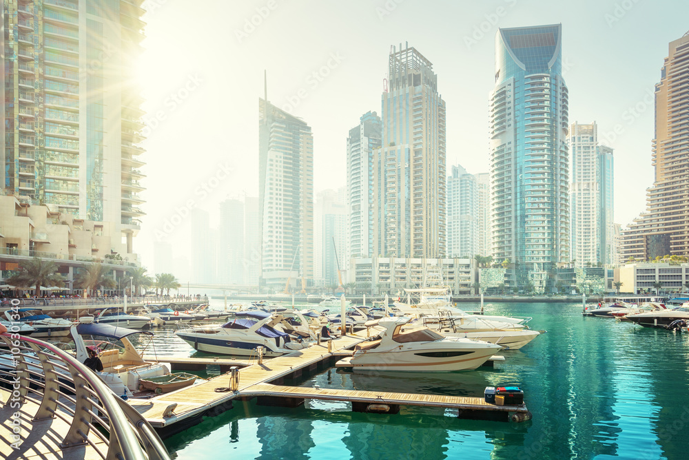 Fototapeta premium Dubai Marina o zachodzie słońca, Zjednoczone Emiraty Arabskie