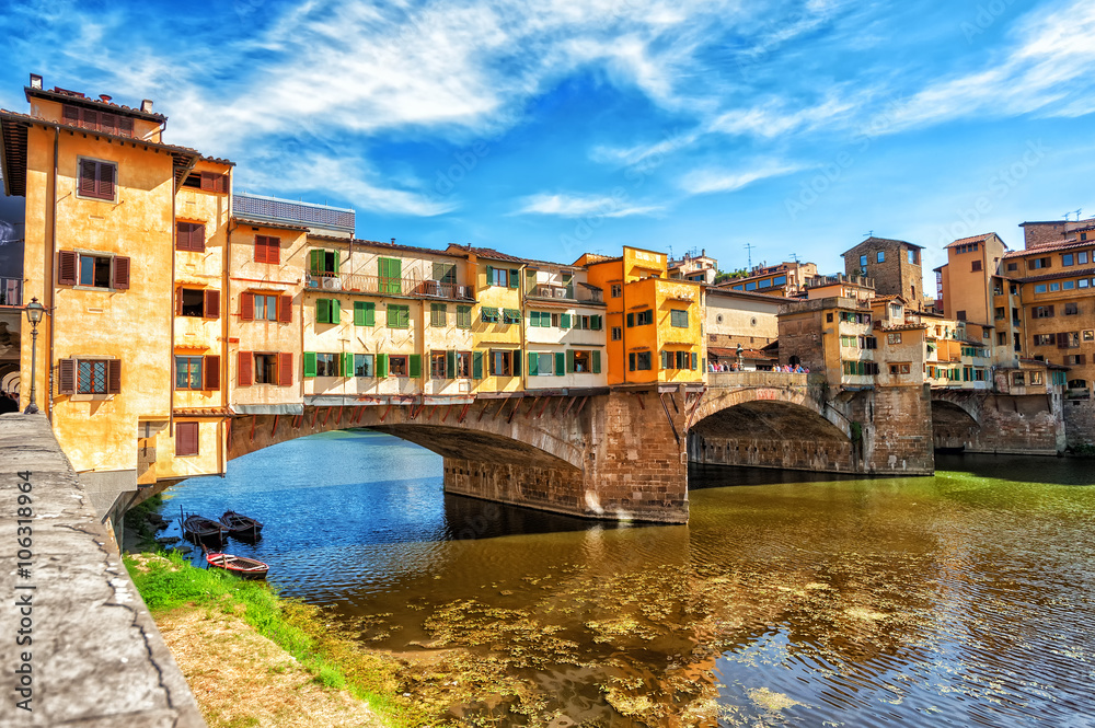 The Ponte Vecchio, Florence, Italy Foto, Poster, Wandbilder bei EuroPosters