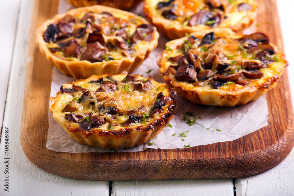 Mushroom filling mini tarts