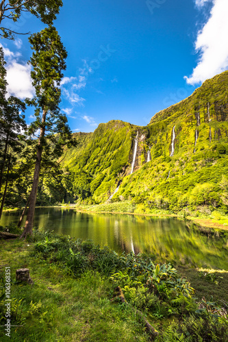 Obraz na płótnie Azores landscape with waterfalls and cliffs in Flores island. Po w salonie