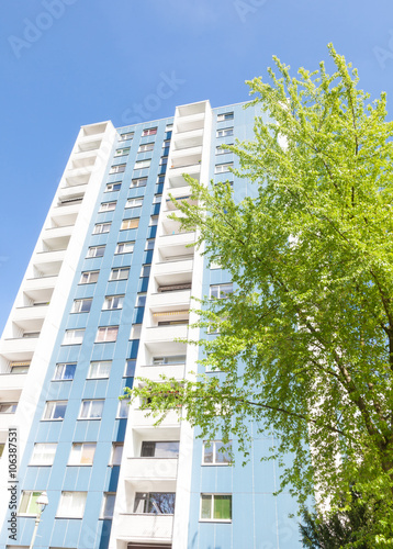 Plattenbau- Hochformat