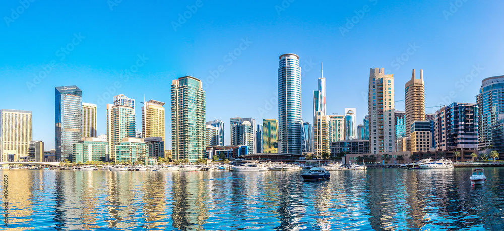 Obraz premium Panorama of Dubai marina