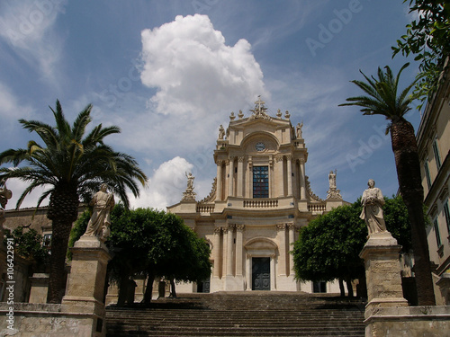 Sicile, Parvis de l'église San Giovani à Modica