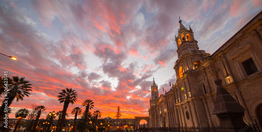 Fototapeta premium Cathedral of Arequipa, Peru, with stunning sky at dusk