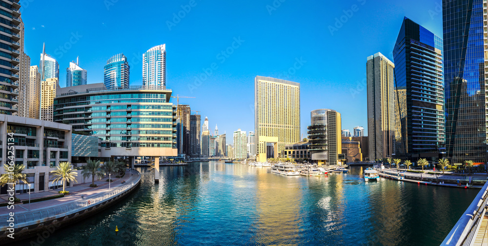 Obraz premium Panorama of Dubai marina