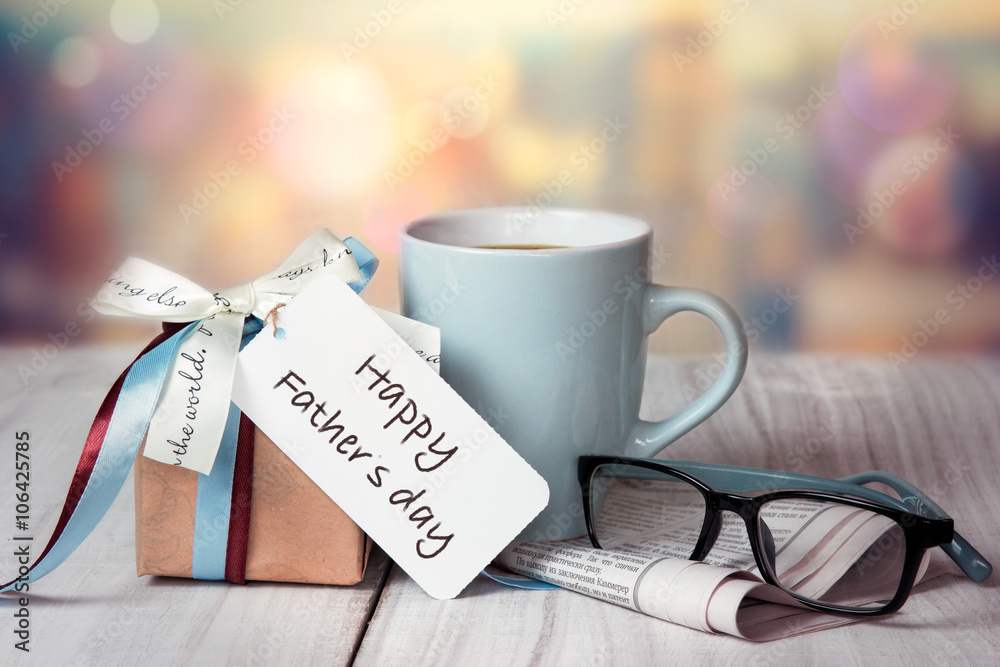 Father's day holiday greeting card.Present box mug. - obrazy, fototapety, plakaty 