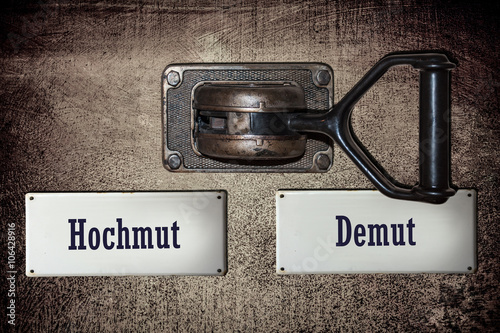 Schild 90 - Demut photo