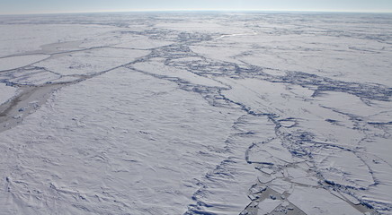 Papier peint photo Arctique Vue aérienne océan Arctique gelé  © Vladimir Melnik