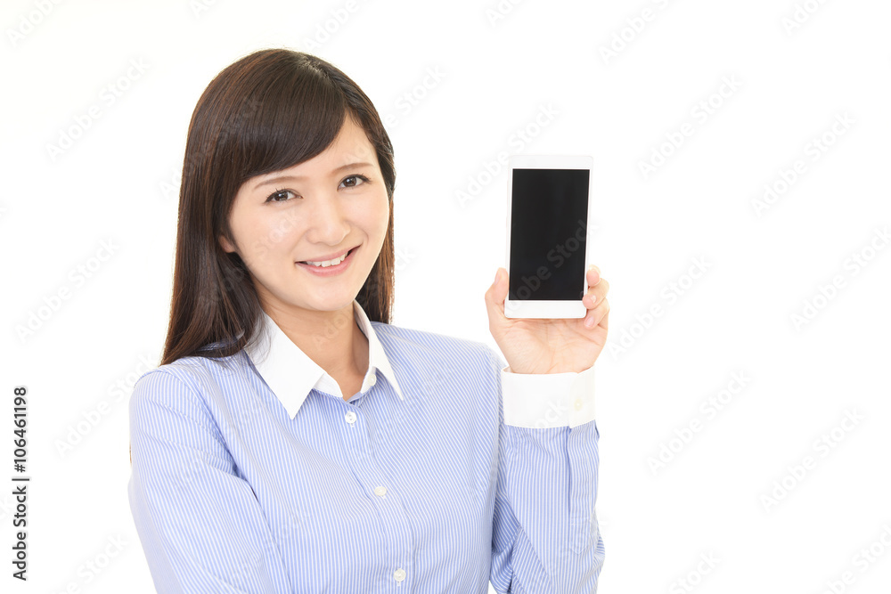 スマートフォンを持つ女性
