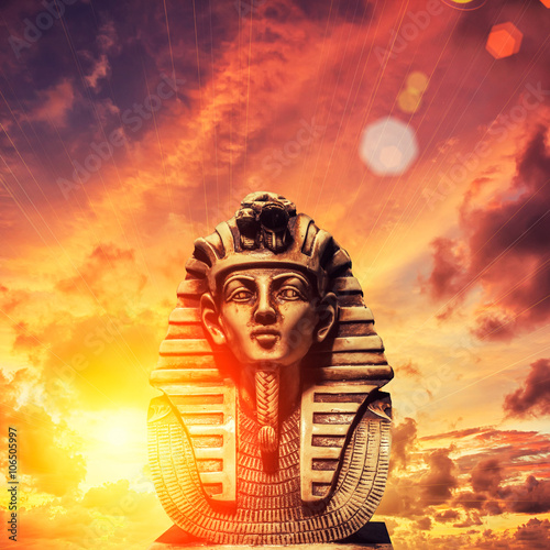 Stone pharaoh tutankhamen mask