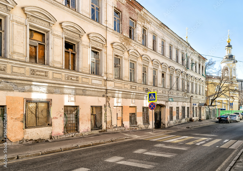 Obraz premium Old house in Moscow, Russia