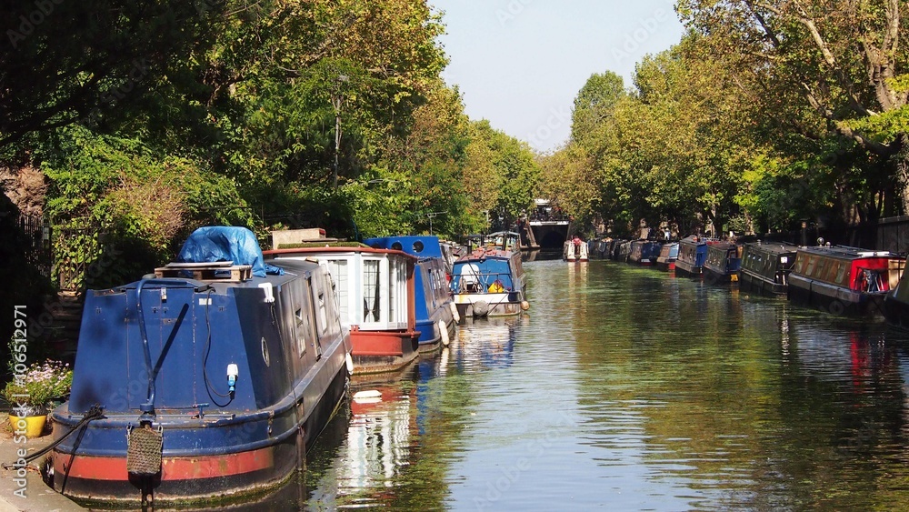 Naklejka premium Little venice canals and barges on a sunny day.