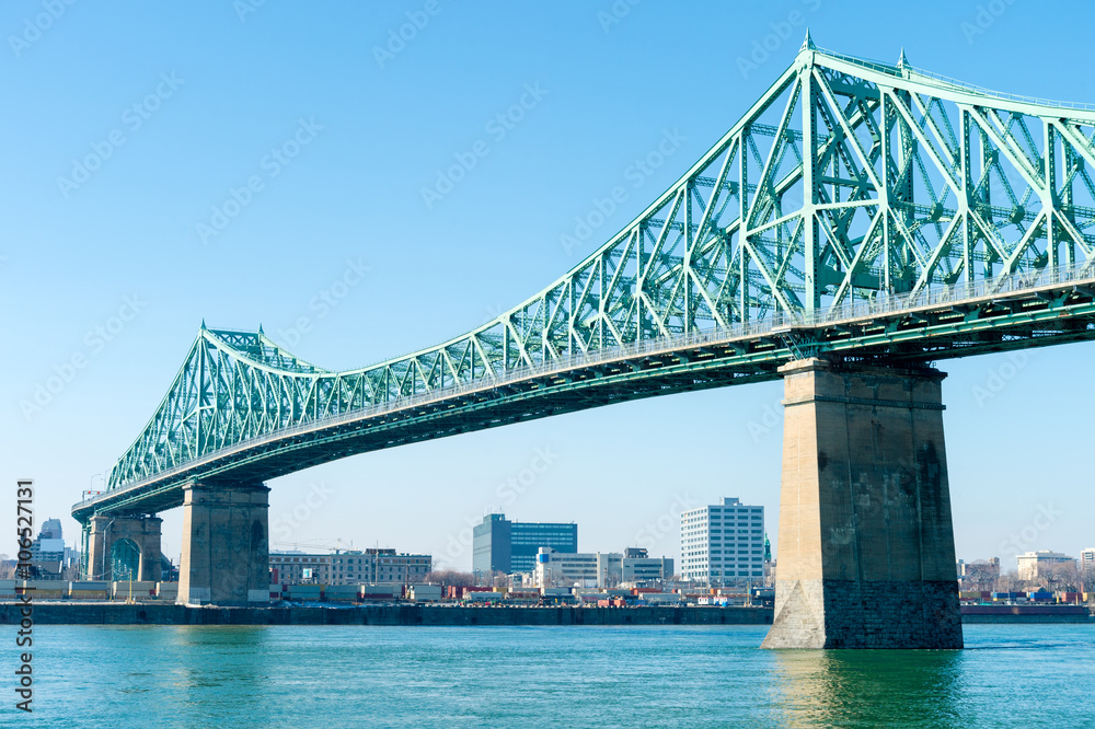 Fototapeta premium Jacques-Cartier Bridge in Montreal