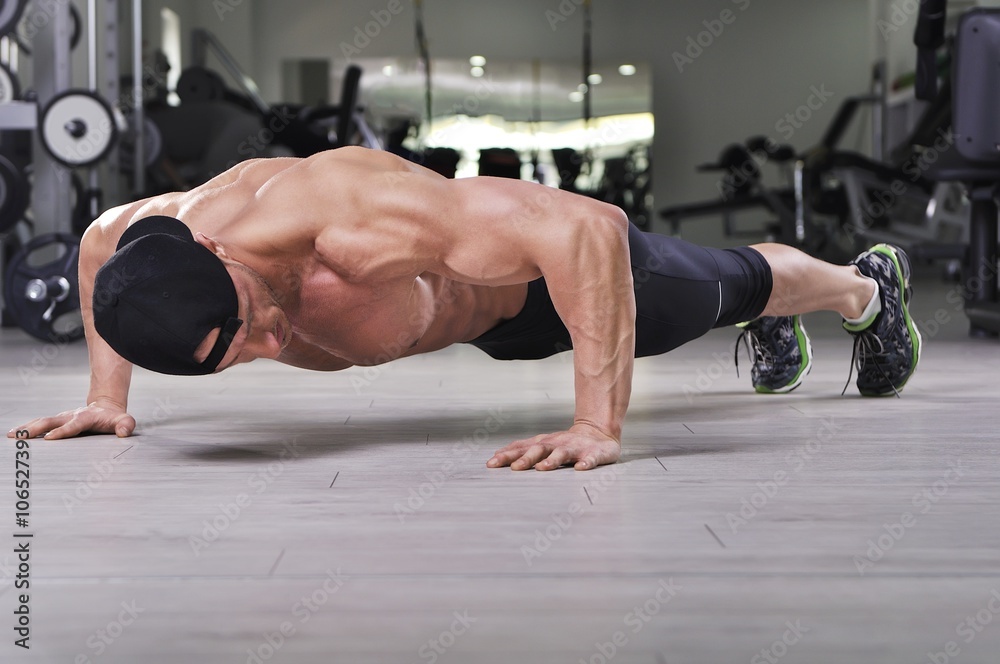 Biceps in push 2025 ups