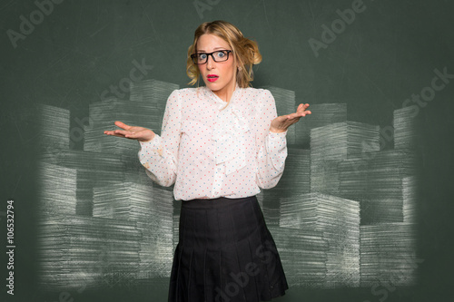 Bilde på lerret Woman confused clueless helpless unsure puzzled baffled paperwork overwhelmed st