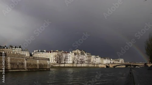 Vidéo, Paris, Bords de Seine, Arc-en-Ciel