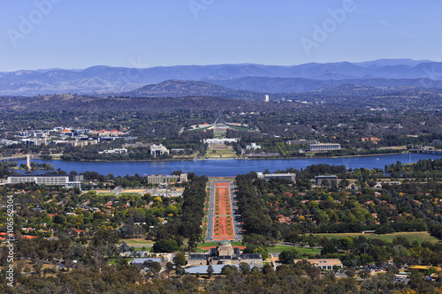 CAN Mt Ainslie Anzac 2 parl day hor photo