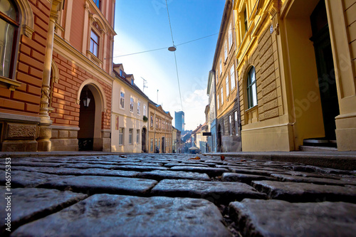 Fototapeta Naklejka Na Ścianę i Meble -  Old paved street of Zagreb upper town