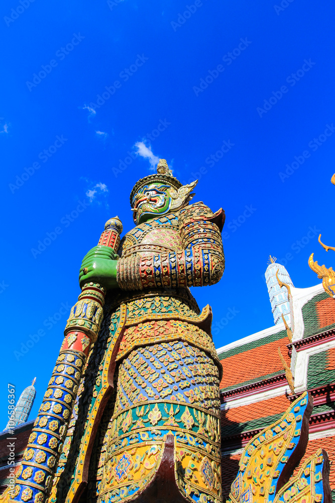 Obraz premium Monster statue inside public royal temple