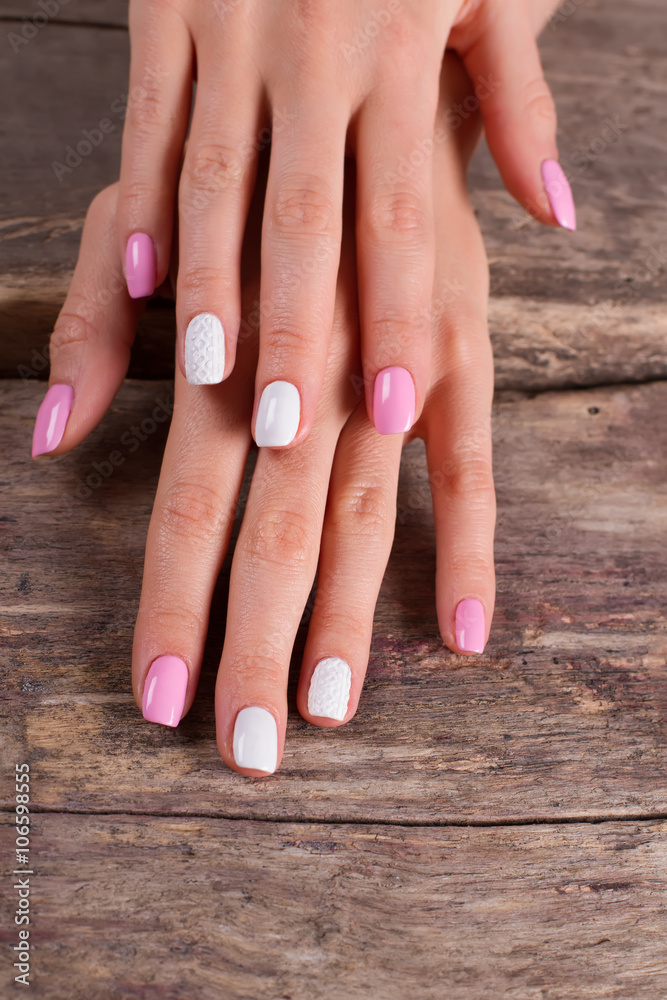 Naklejka premium Stylish pink manicure.