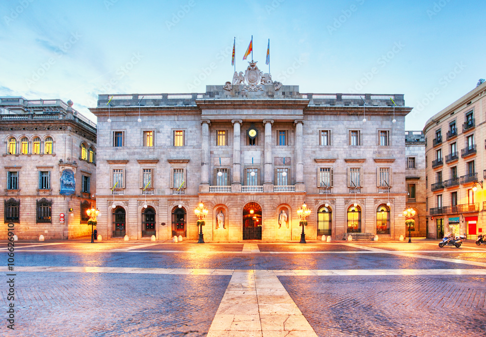 Fototapeta premium Rada miejska w Barcelonie, Hiszpania. Plaza de Sant Jaume.