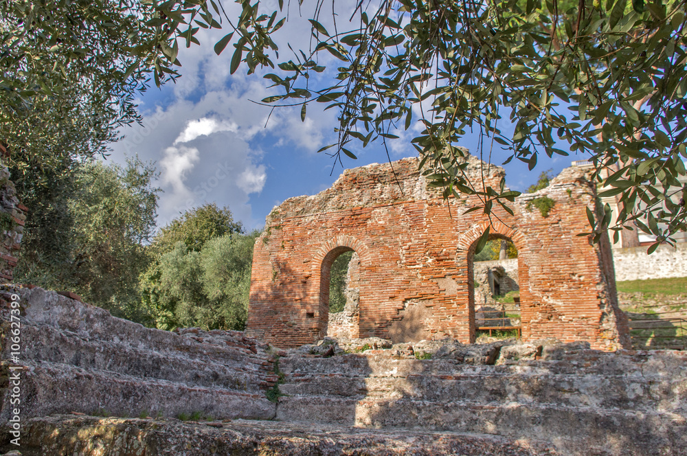 Resti di villa di epoca romana presso Massaciuccoli (LU)