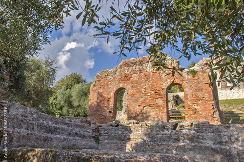 Resti di villa di epoca romana presso Massaciuccoli (LU) photo