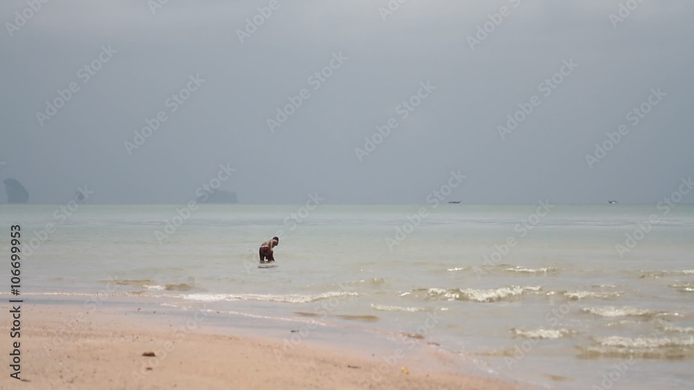 Ao Nang, Krabi Province, Thailand. fisherman casts his net
Ao Nang, Krabi Province, Thailand. fisherman casts his net