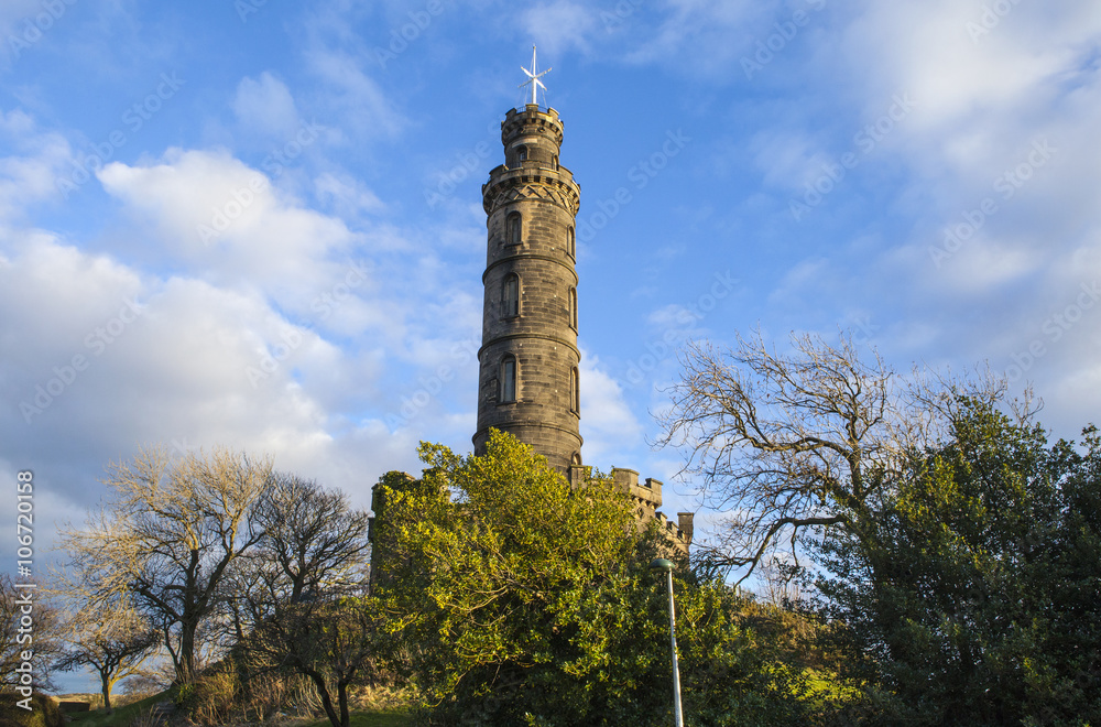 Obraz premium Nelson Monument in Edinburgh