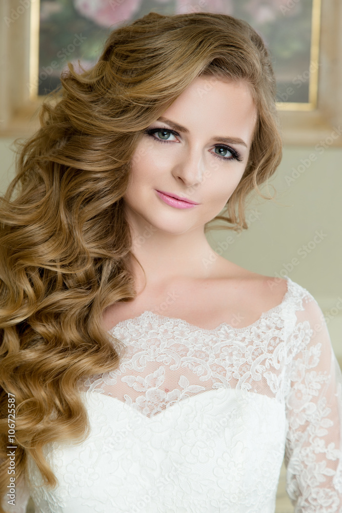 Portrait of beautiful blonde Bride with wedding makeup and hairstyle fashion bride model jewelry and beauty female face, gorgeous beauty bride,bride in luxury wedding dress, Portrait of beautiful blonde Bride with wedding makeup and hairstyle fashion bride model jewelry and beauty female face, gorgeous beauty bride,bride in luxury wedding dress,