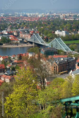 Blick auf den Körnerplatz und Schillerplatz Dresden, Blaues Wund