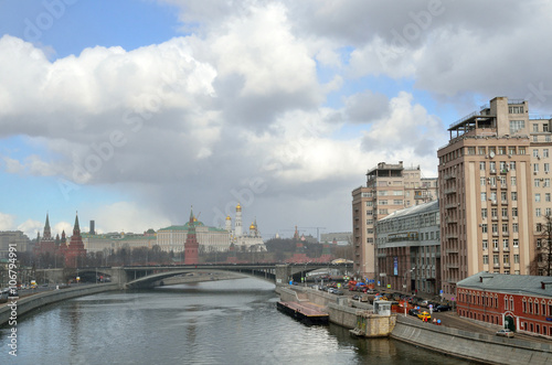 Россия, Московский Кремль в облачный день