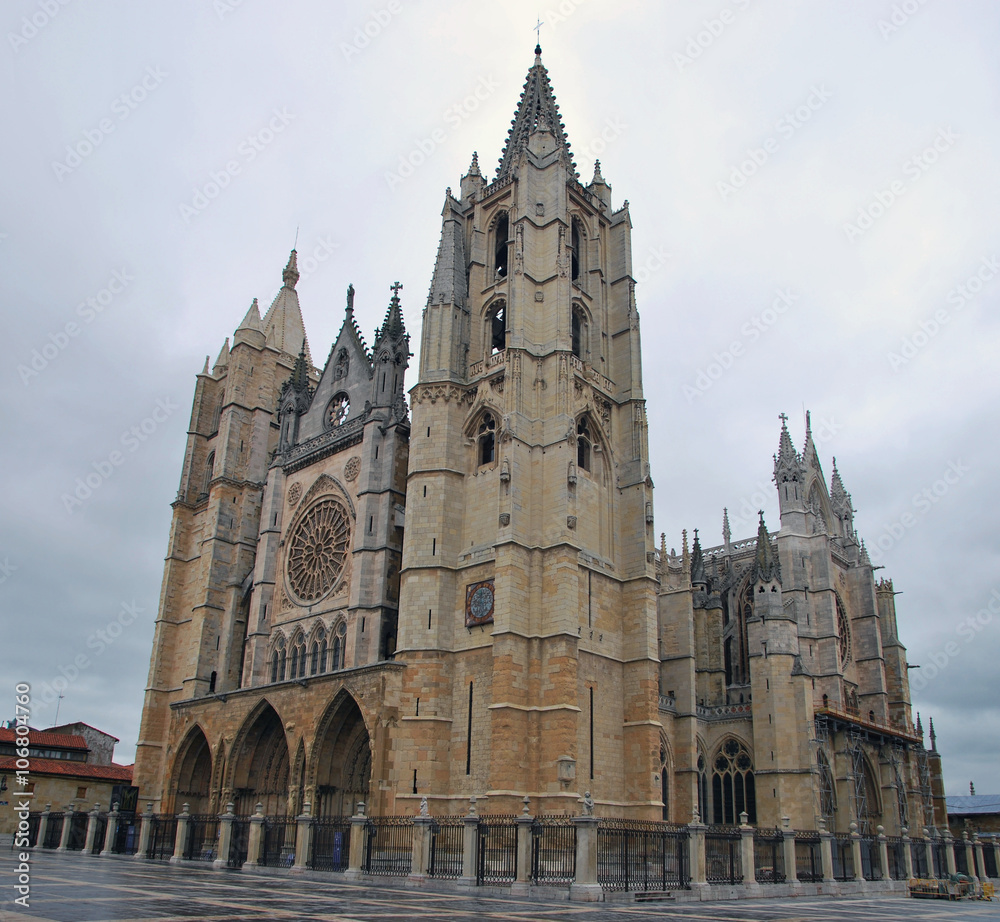 Fototapeta premium Gothic cathedral in Leon