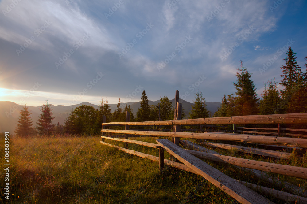Obraz premium Colorful summer sunset. Carpathians, Ukraine.