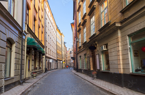 Fototapeta Naklejka Na Ścianę i Meble -  old town street in Stockholm, Sweden