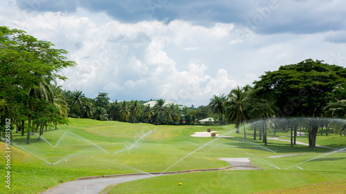 Wallpaper Mural Watering in golf course Torontodigital.ca