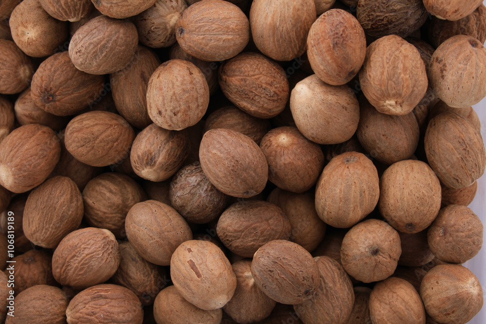 whole nutmeg spice