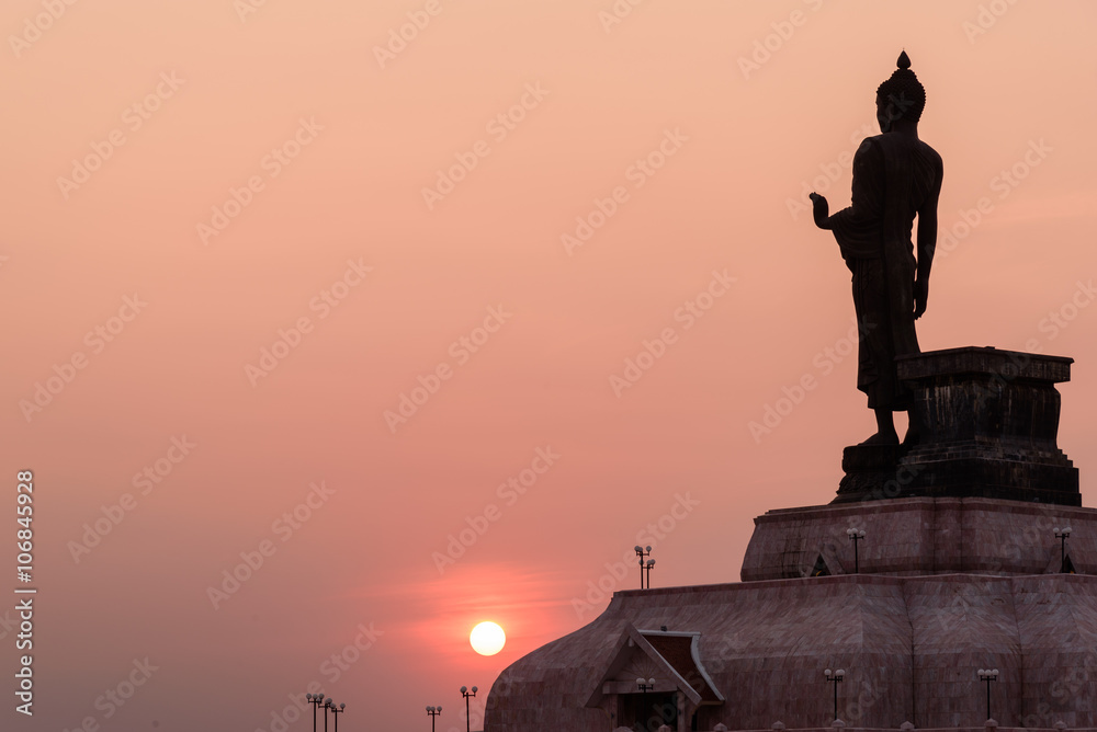 Fototapeta premium Sunset at Buddha monument
